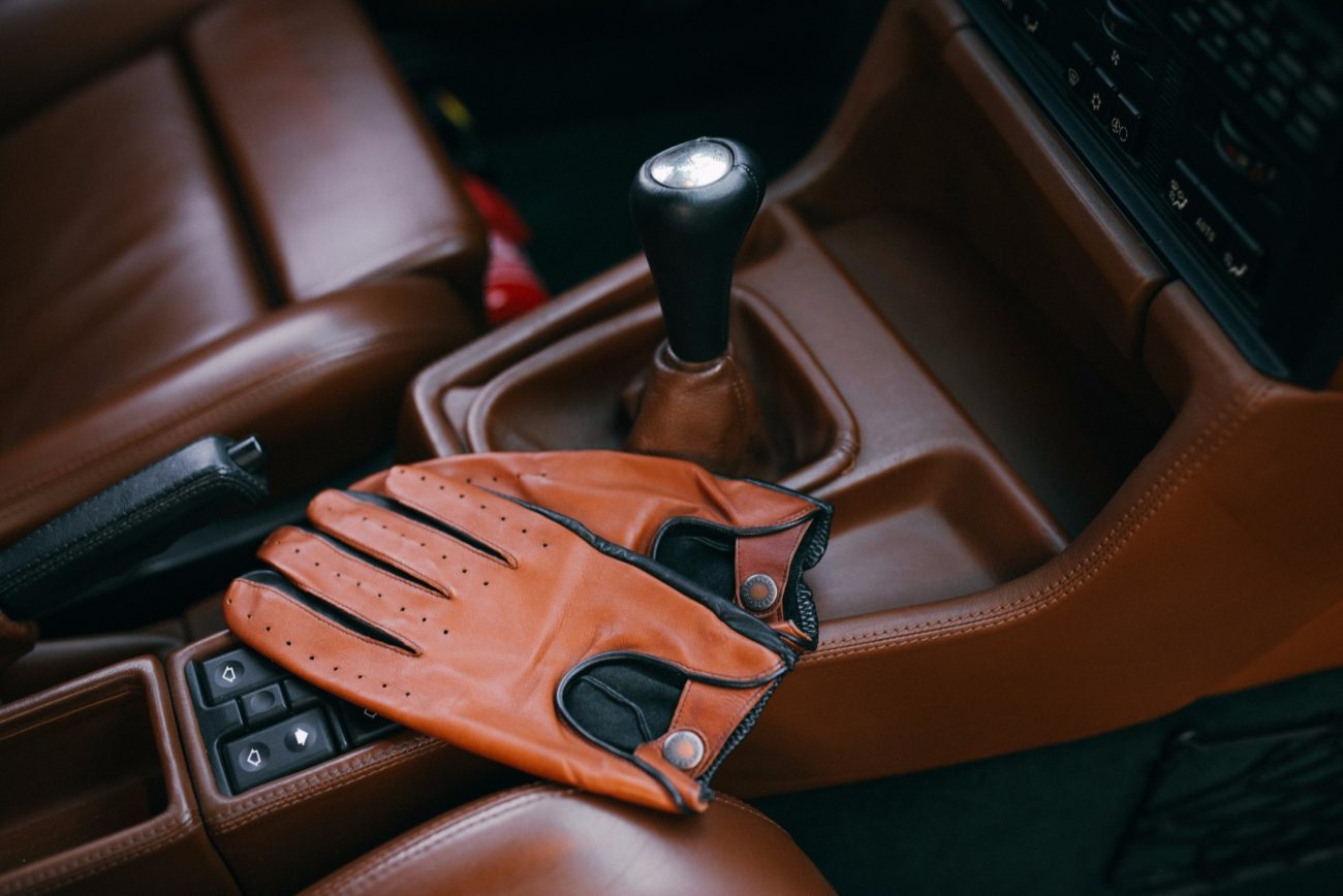 1995 BMW M5 Elekta Italian leather gloves